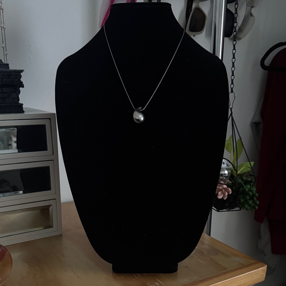 Elegant Silver Pendant Necklace